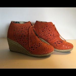 NOU Orange Ankle Boots